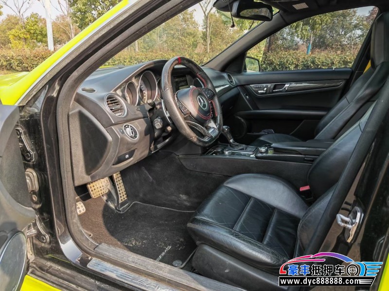 13年奔驰C轿车抵押车出售