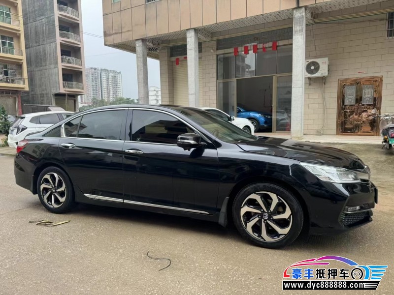 16年本田雅阁轿车抵押车出售