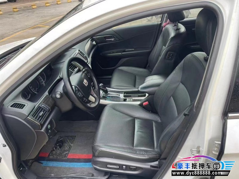 16年本田雅阁轿车抵押车出售