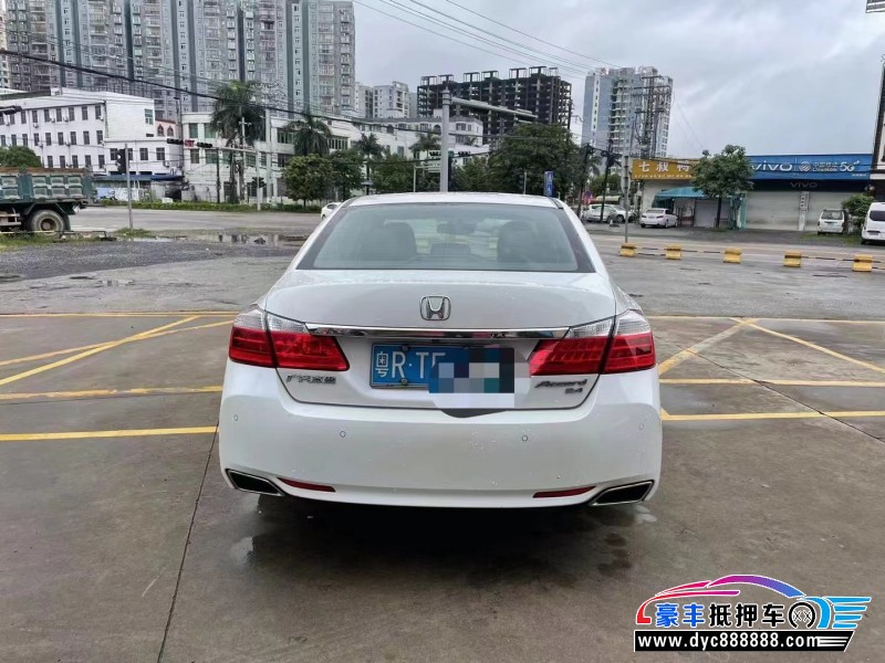 16年本田雅阁轿车抵押车出售