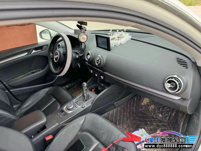 14年奥迪A3轿车抵押车出售