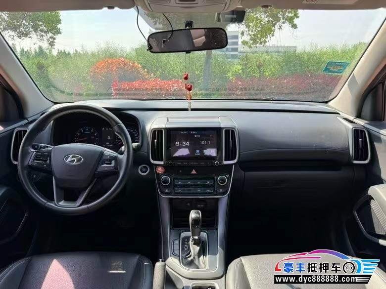 18年现代ix35轿车抵押车出售