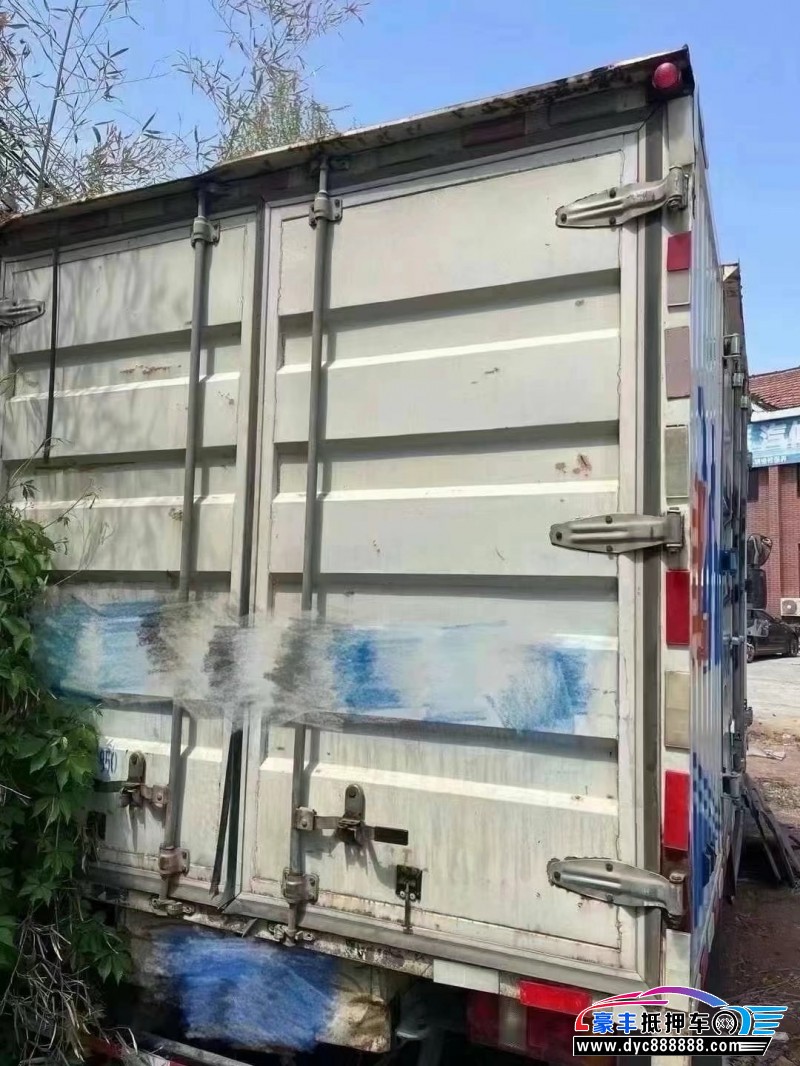 21年重汽豪沃轿车抵押车出售