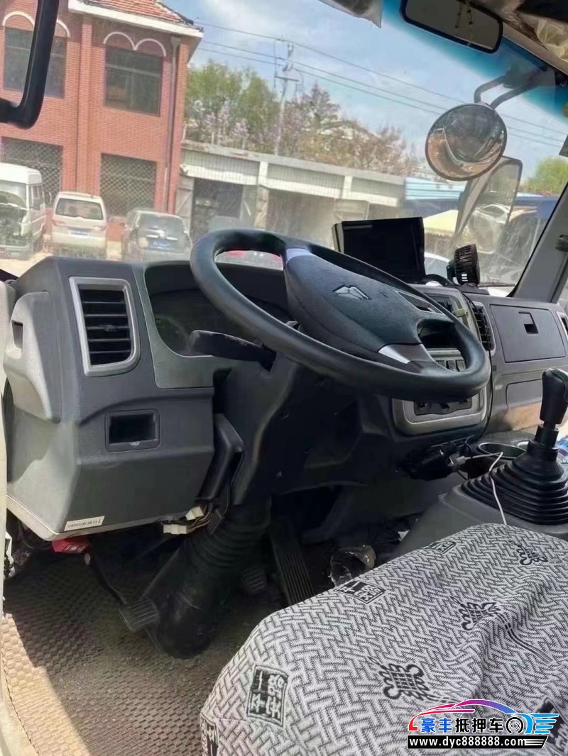 21年重汽豪沃轿车抵押车出售