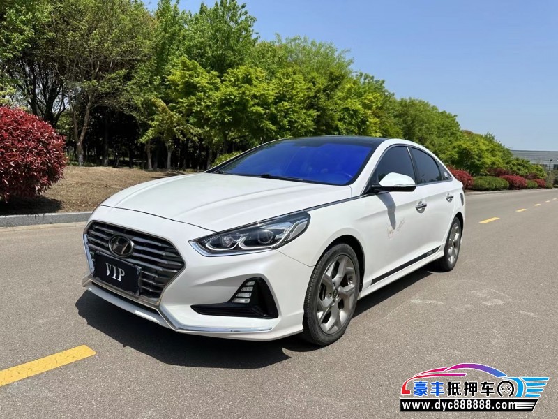 18年现代索纳塔轿车抵押车出售