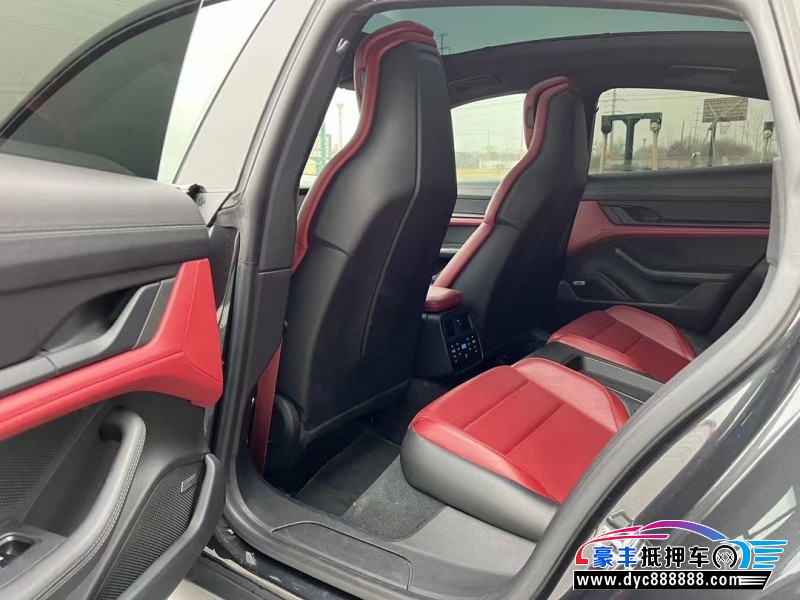 22年保时捷TaYcan轿车抵押车出售