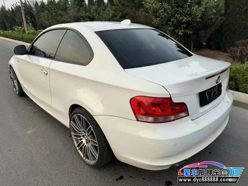 13年宝马1系轿车抵押车出售