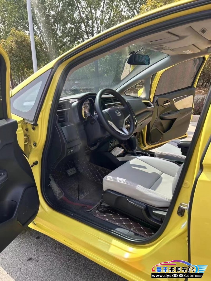 14年本田飞度轿车抵押车出售