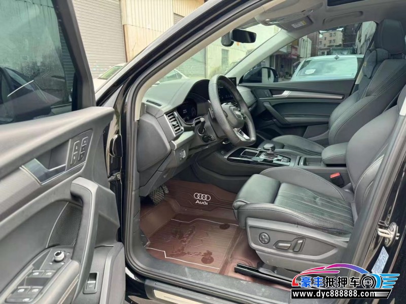 22年奥迪Q5轿车抵押车出售
