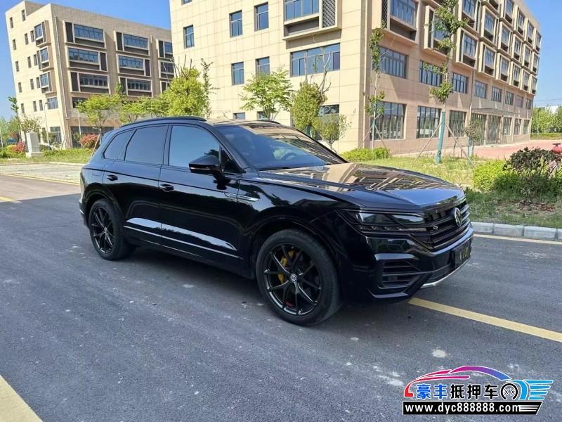 20年大众途锐轿车抵押车出售