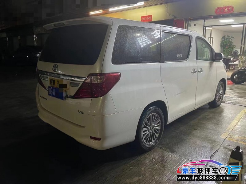 15年丰田埃尔法轿车抵押车出售