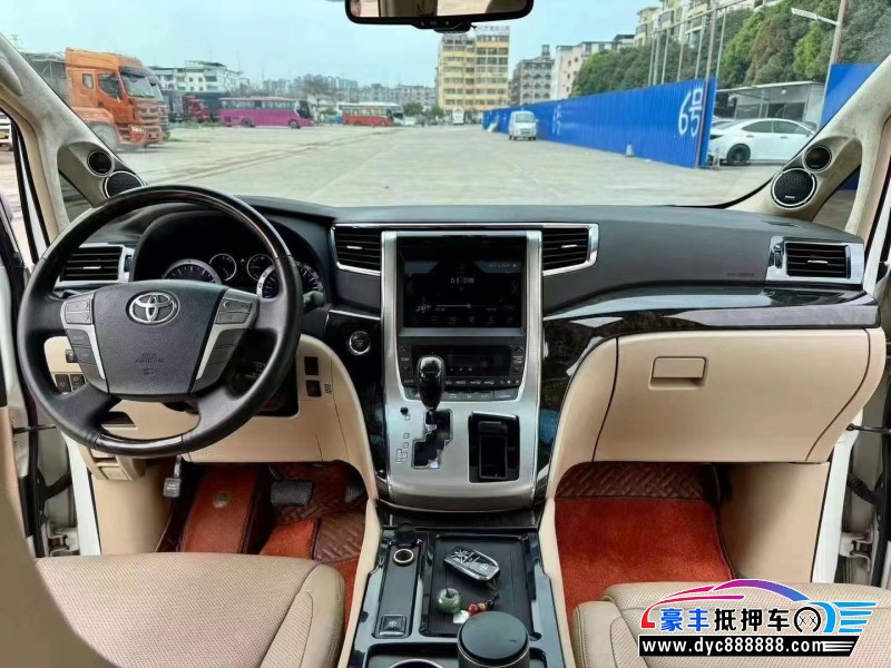 16年丰田埃尔法轿车抵押车出售