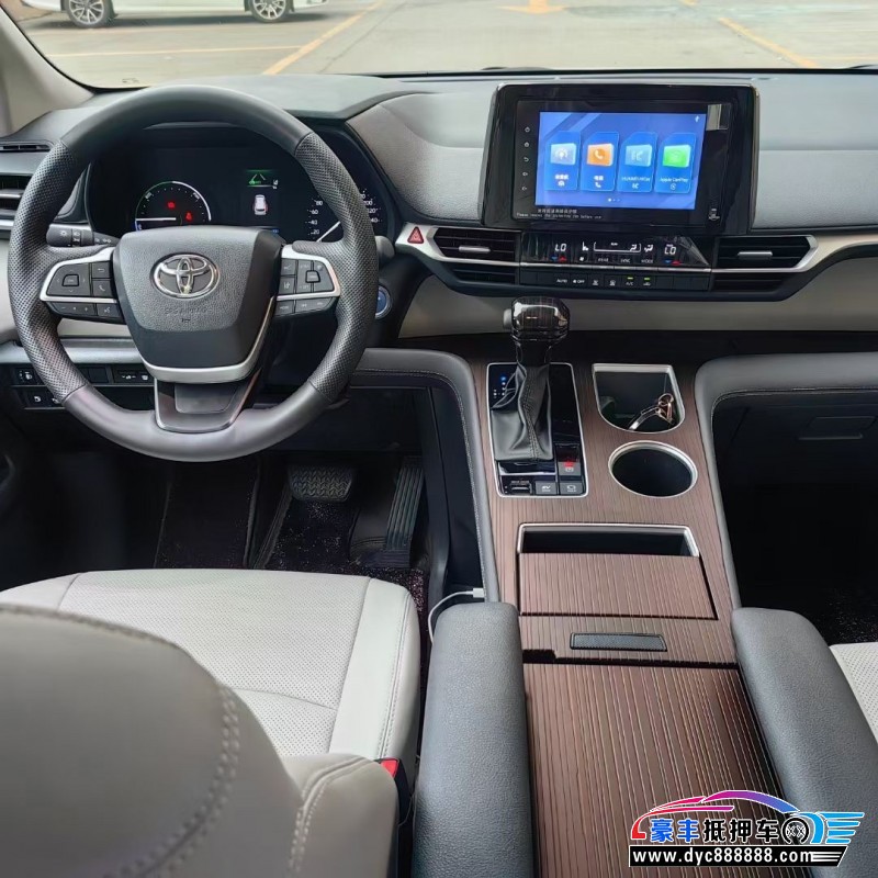 24年丰田塞纳轿车抵押车出售