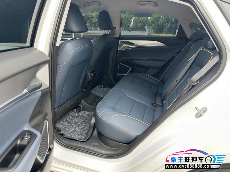 24年吉利几何轿车抵押车出售