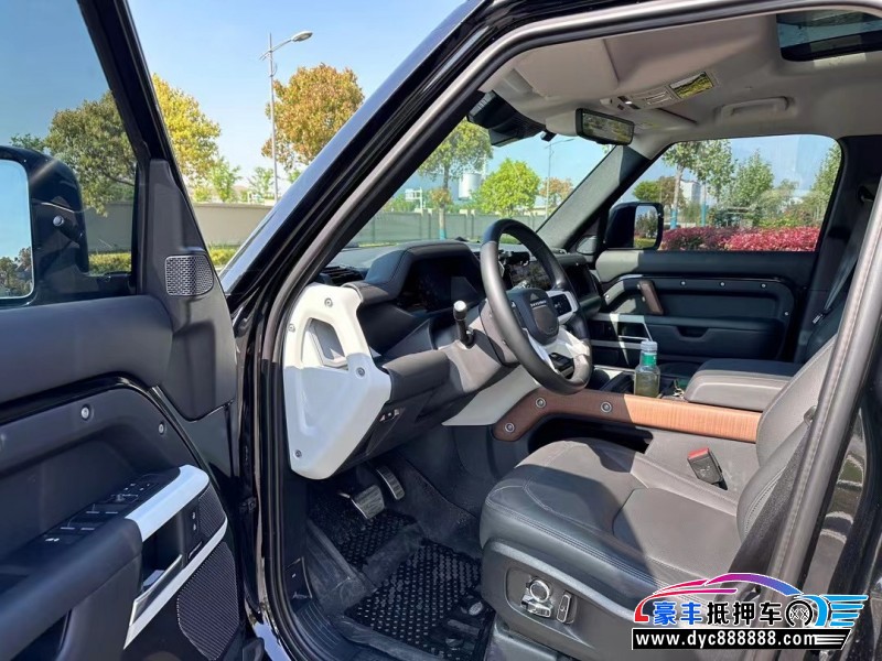 22年路虎卫士轿车抵押车出售