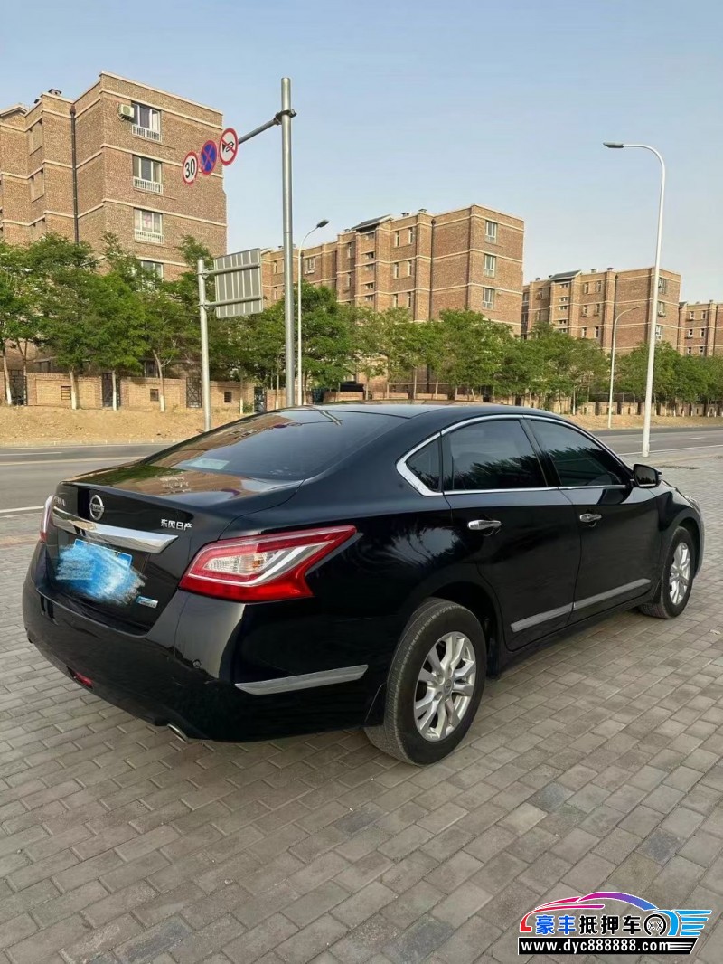 15年日产天籁轿车抵押车出售