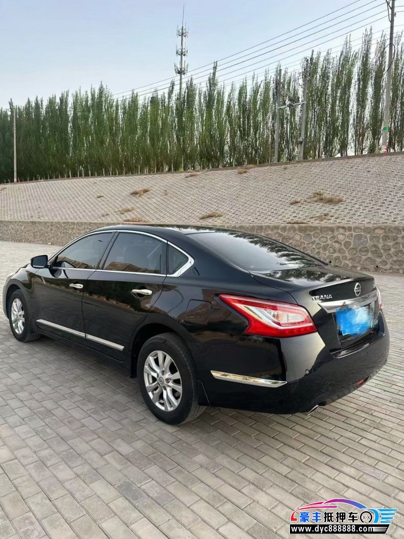 15年日产天籁轿车抵押车出售