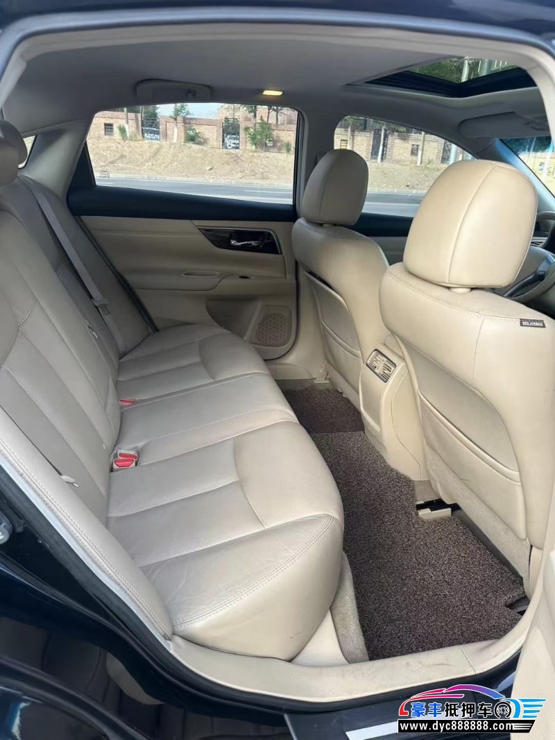 15年日产天籁轿车抵押车出售