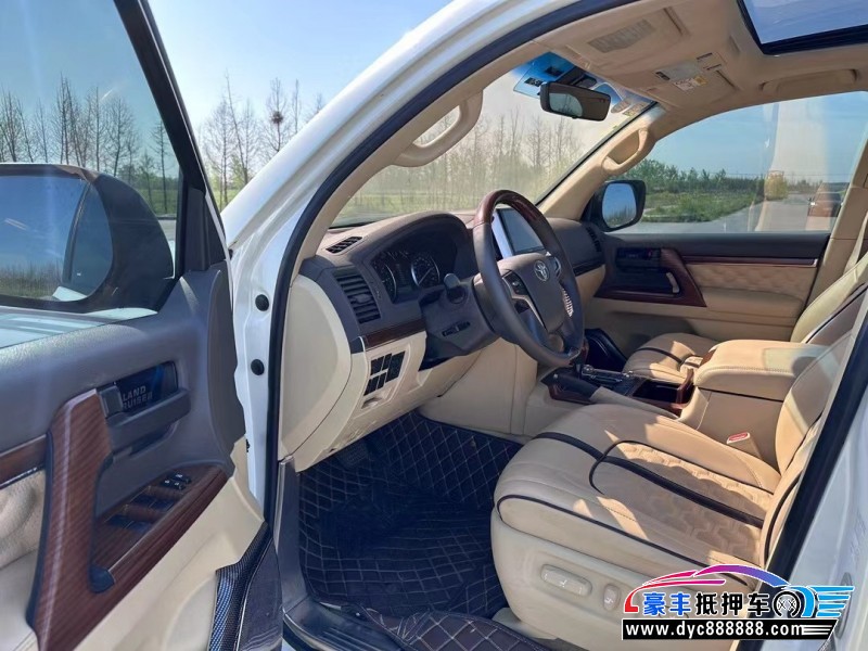 18年丰田兰德酷路泽（陆巡）轿车抵押车出售