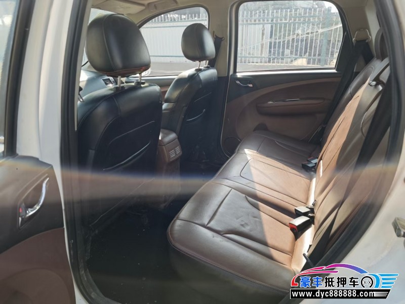 16年东风风行景逸X5轿车抵押车出售