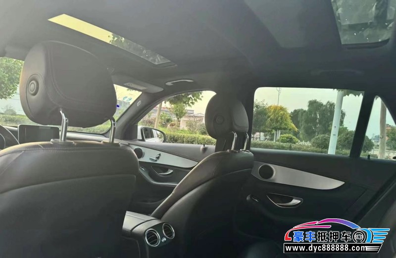 18年奔驰GLC轿车抵押车出售