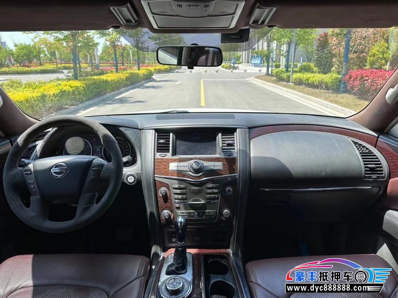 17年日产途乐轿车抵押车出售