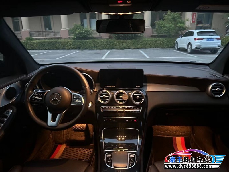 22年奔驰GLC轿车抵押车出售