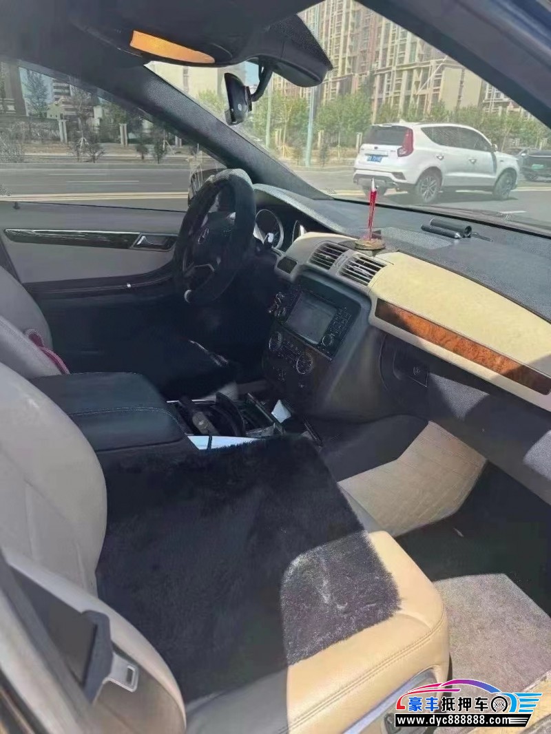 12年奔驰R轿车抵押车出售