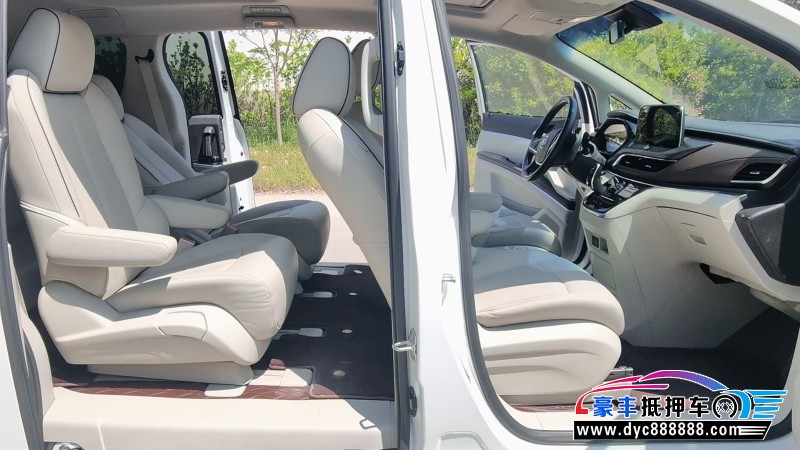 20年别克GL8轿车抵押车出售