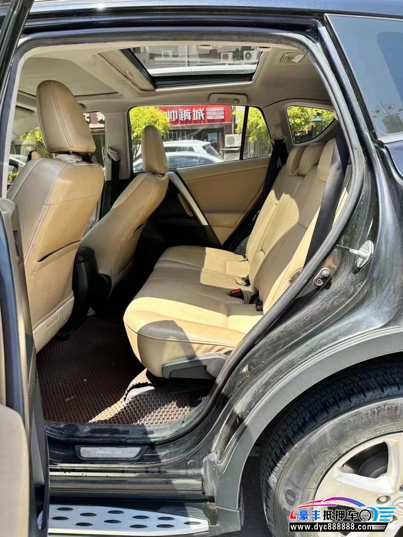 14年丰田RAV4轿车抵押车出售