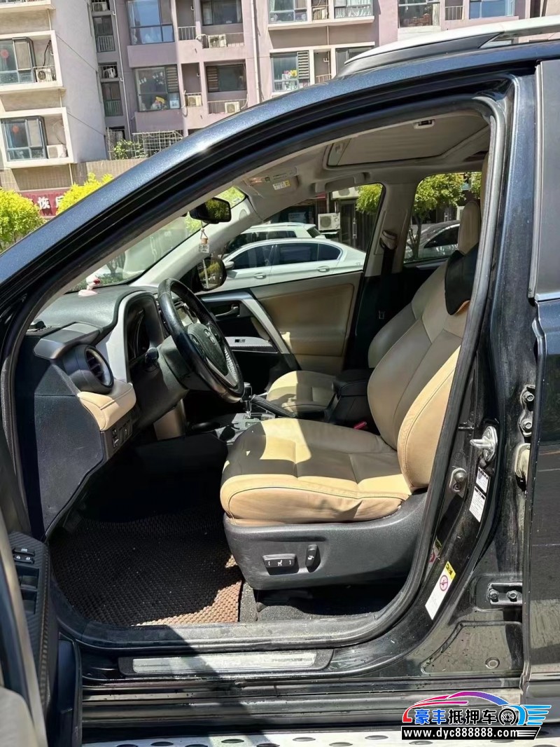 14年丰田RAV4轿车抵押车出售
