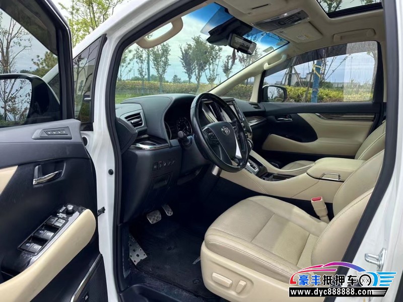 20年丰田威尔法轿车抵押车出售