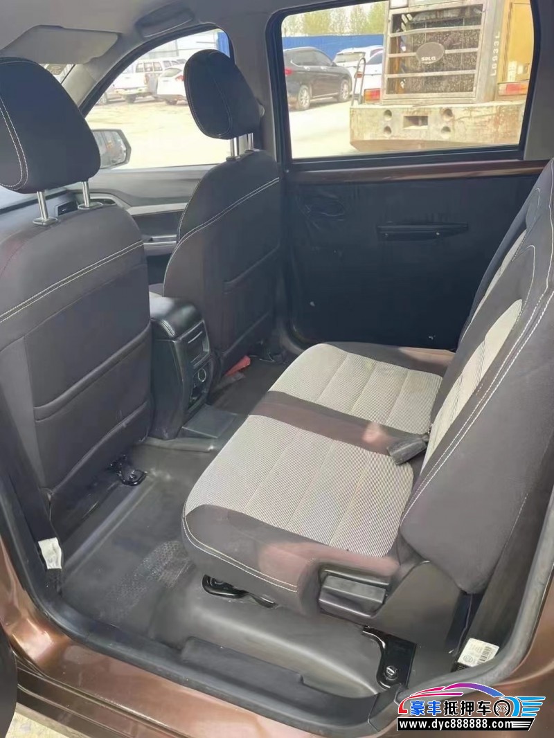 19年五菱五菱宏光S轿车抵押车出售