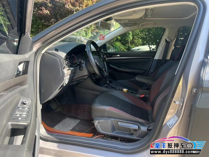 20年大众宝来轿车抵押车出售