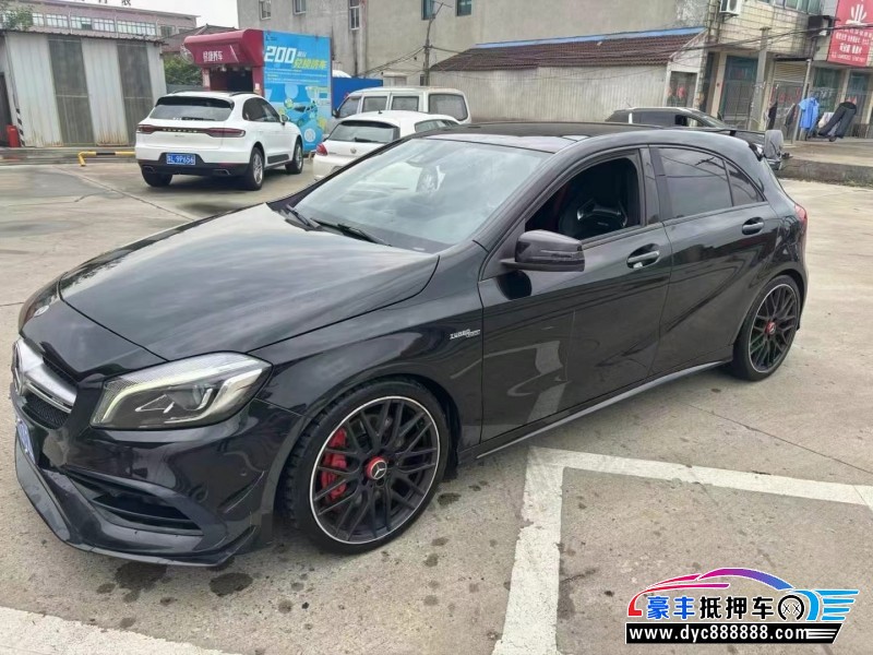 18年奔驰A轿车抵押车出售