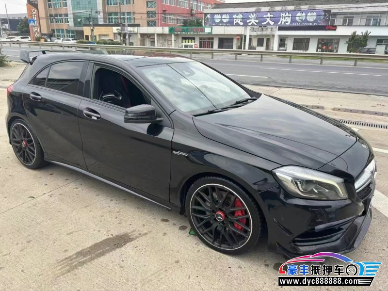 18年奔驰A轿车抵押车出售