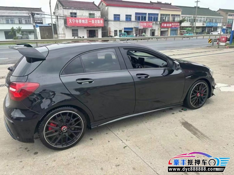 18年奔驰A轿车抵押车出售