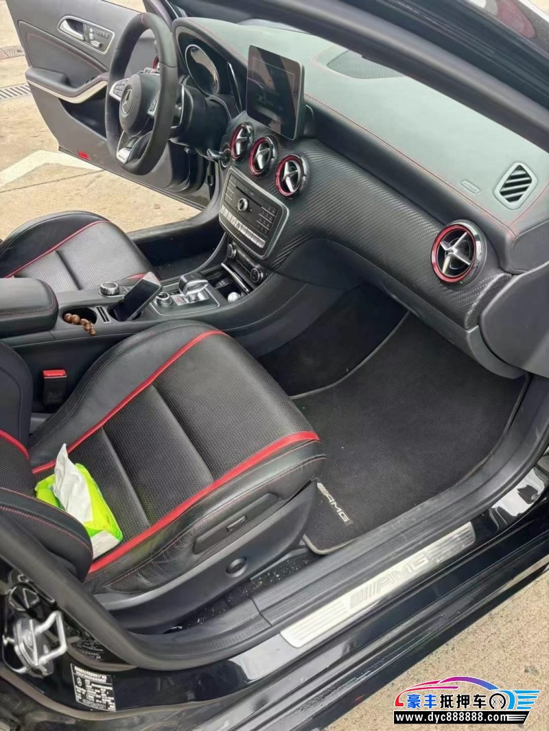 18年奔驰A轿车抵押车出售