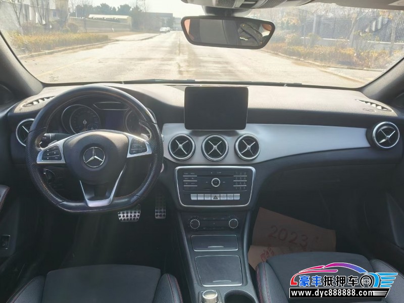 17年奔驰CLA轿车抵押车出售