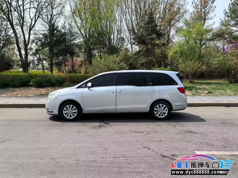 15年别克GL8轿车抵押车出售