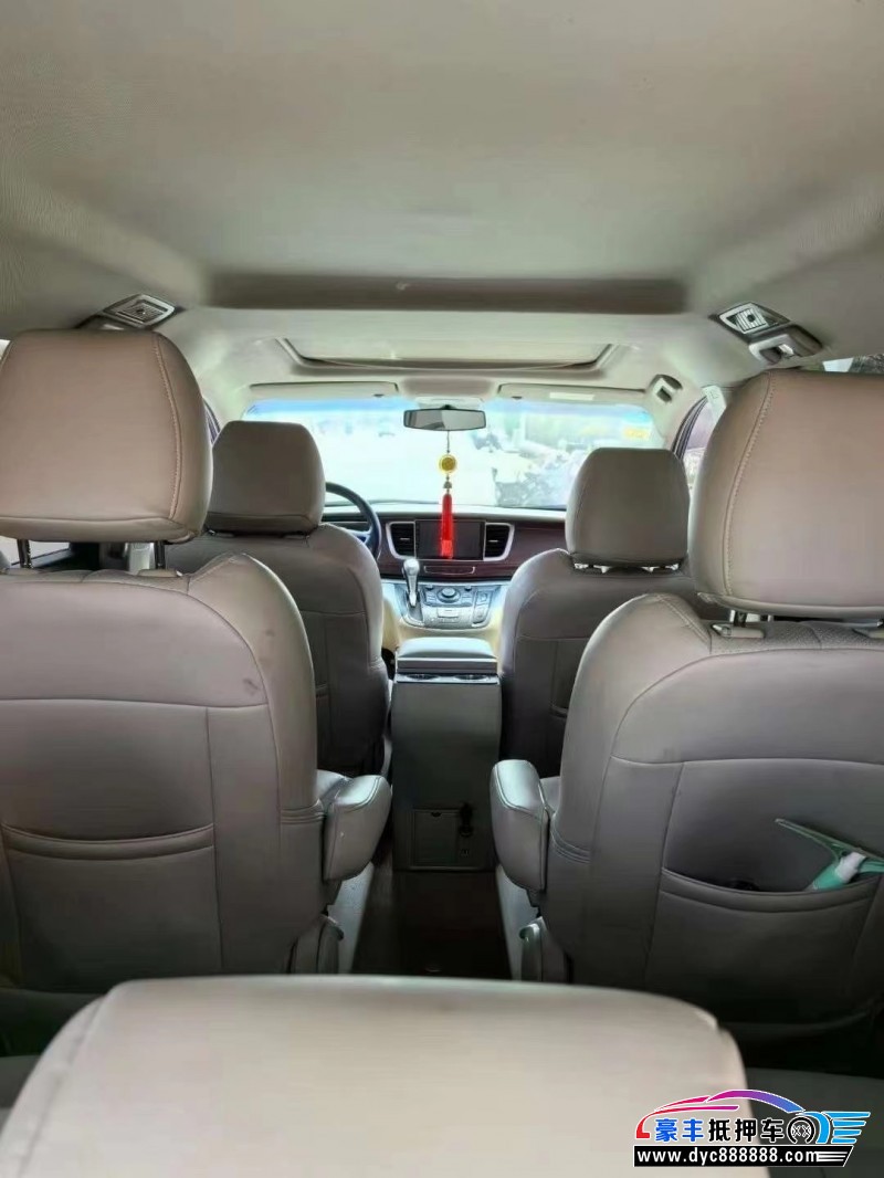 15年别克GL8轿车抵押车出售