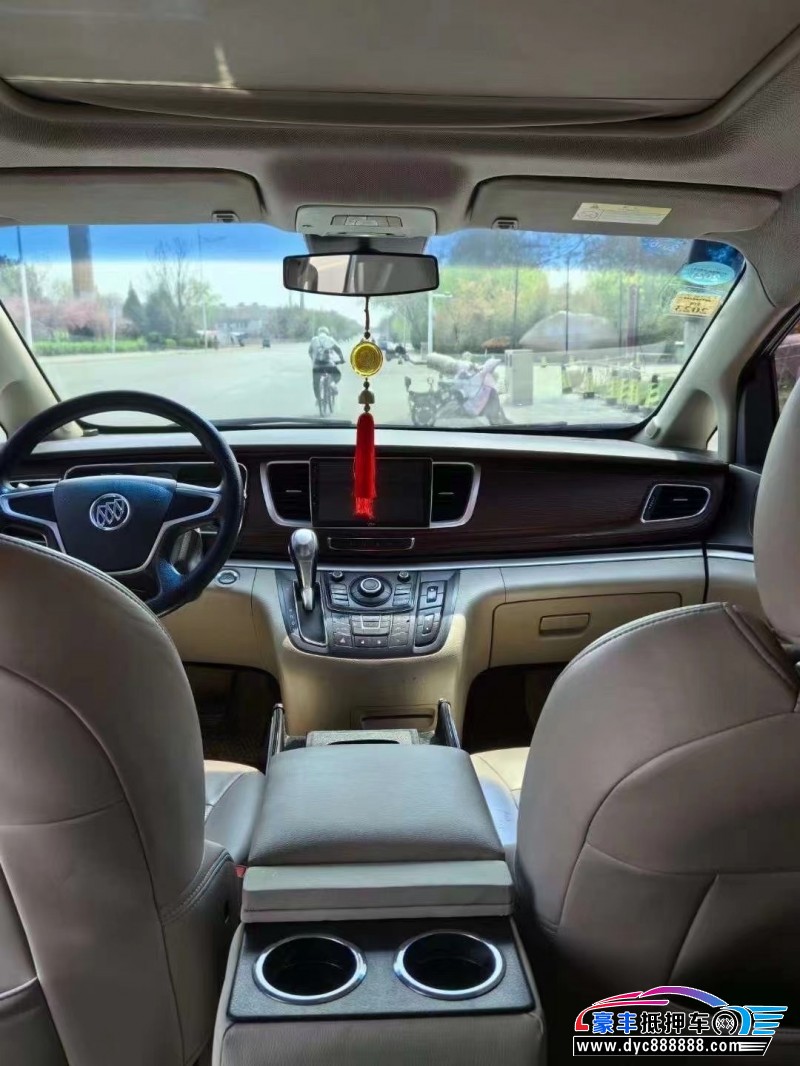 15年别克GL8轿车抵押车出售