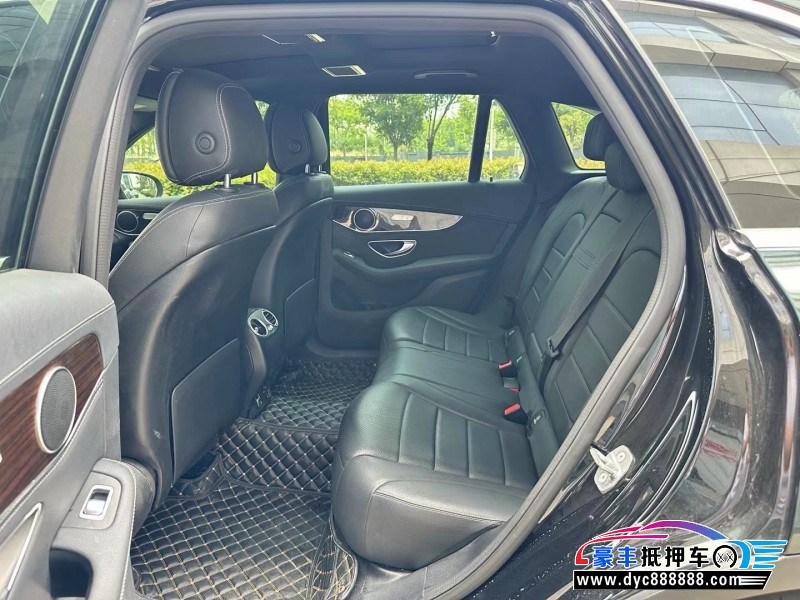 19年奔驰GLC轿车抵押车出售