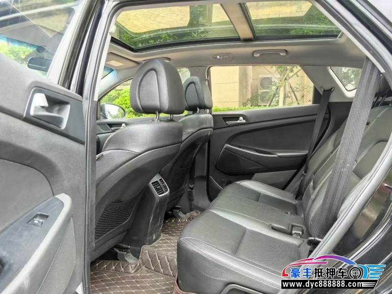 18年现代途胜轿车抵押车出售