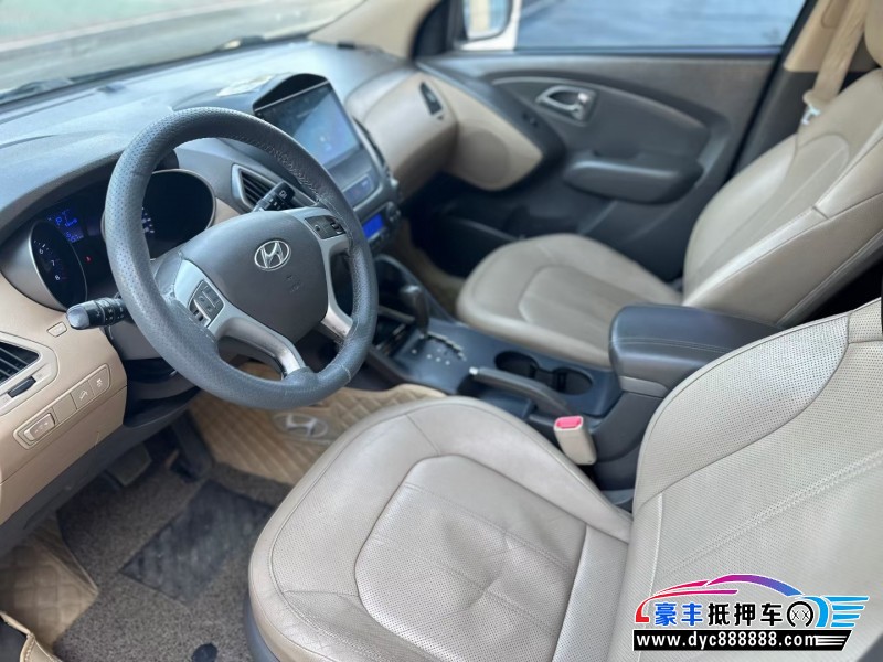 12年现代ix35轿车抵押车出售