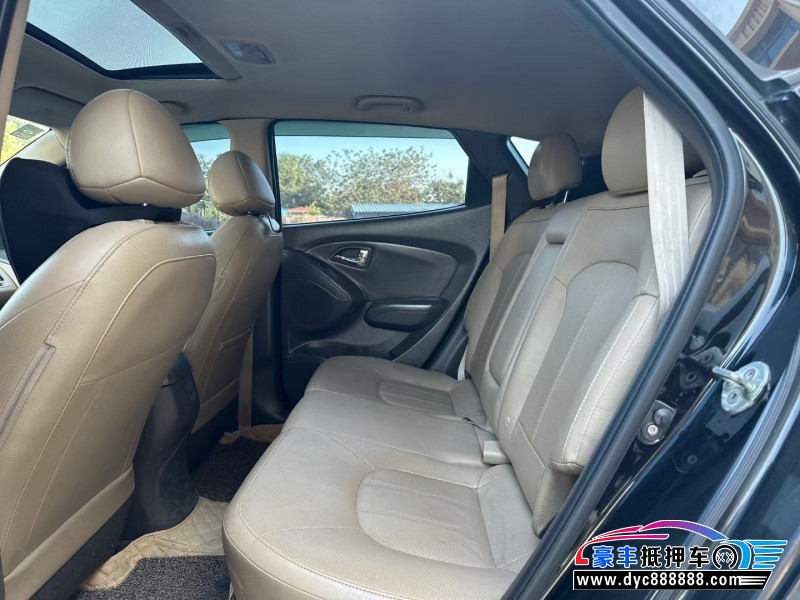 12年现代ix35轿车抵押车出售