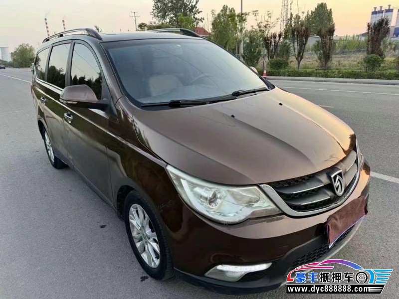 14年宝骏730轿车抵押车出售