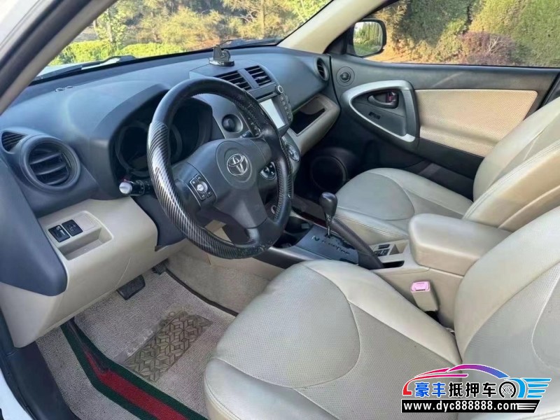 13年丰田RAV4轿车抵押车出售