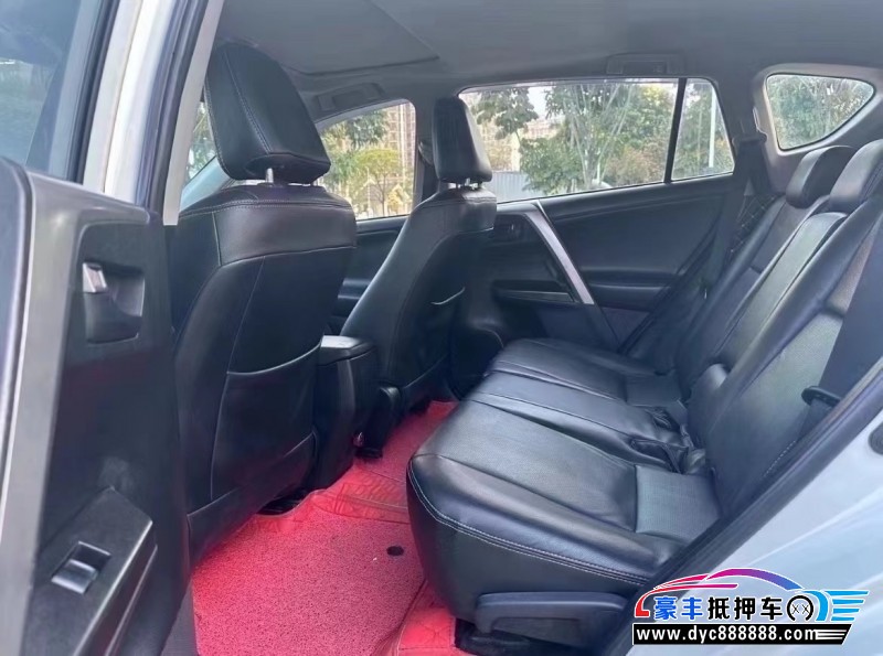 18年丰田RAV4荣放轿车抵押车出售