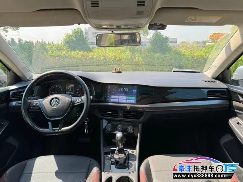 18年大众宝来轿车抵押车出售